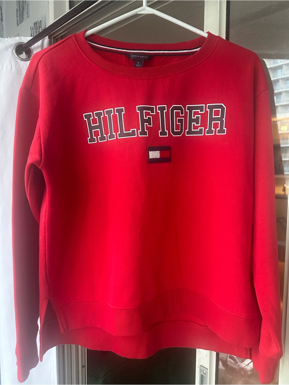 Tommy Hilfiger Logo Vintage Red Fleece-Lined Crewneck Sweatshirt with Flag Trim